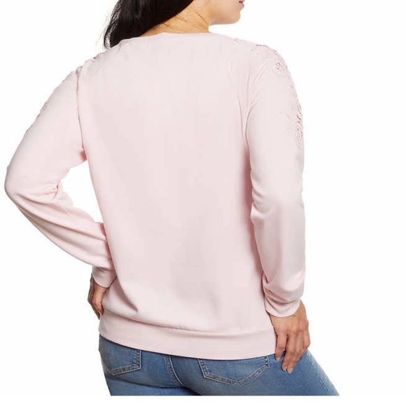 NWT Gloria Vanderbilt Ladies' Pullover with Lace - Picture 2 of 3